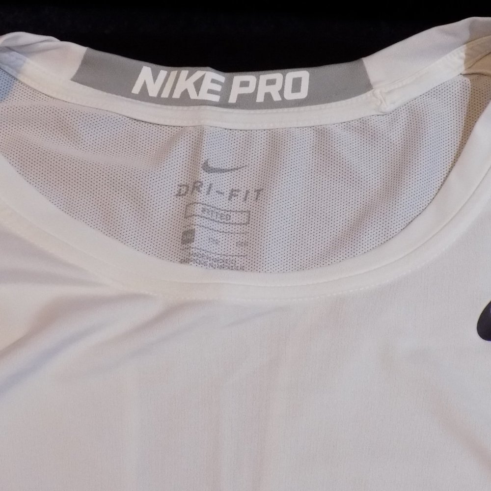 Nike Tank Tops XXL - Picture 5 of 6